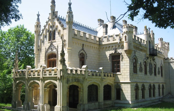 Domeniul Sturdza de la Miclăușeni – castelul, mănăstirea și eleganța regăsită